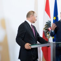 Foto: Putins ieradies vizītē Austrijā