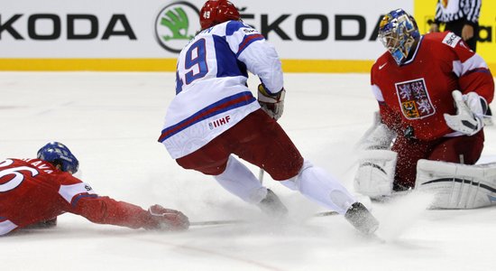 VIDEO: Čehijas hokejisti izcīna PČ bronzas medaļas