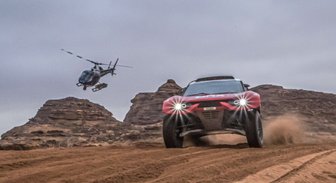Lēbs uzvar Dakaras ceturtajā posmā; motobraucēju konkurencē panākumu gūst Barreda