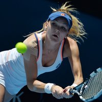 Pērnā gada čempione Radvaņska sasniedz WTA 'Finals' turnīra pusfinālu