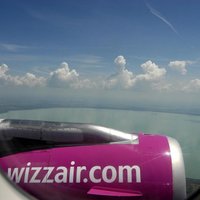 Самолет авиакомпании Wizz Air, летевший в Ригу из Тель-Авива, совершил экстренную посадку