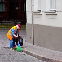 Trīs gadu laikā Rīga pāries uz centralizētu ietvju tīrīšanu ziemā