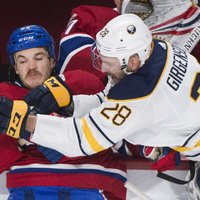 Girgensona 'Sabres' nejaudā iemest ripu 'Canadiens' hokejistu vārtos un zaudē