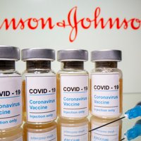 По крайней мере десять человек в Латвии получили четыре дозы вакцины от Covid-19