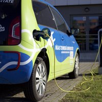 RTU zinātnieki meklē plašāku pielietojumu elektromobiļiem – tie der ne tikai braukšanai