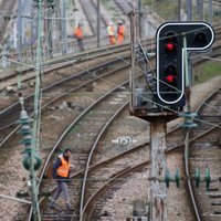 Francijas dzelzceļa darbinieki draud pastiprināt streiku