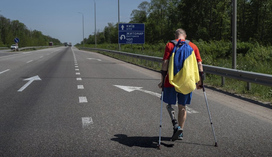 “War Veterans Walk 120km to Raise Funds for Hospital Where They Recovered”