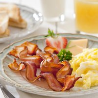 Brīvdienu brokastis ar olām – omletēs, kultenī un plaucētas