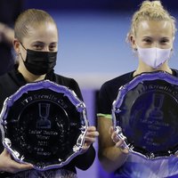 Ostapenko ar Sinjakovu uzvar Maskavas WTA dubultspēļu turnīrā