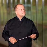Pie Latvijas Nacionālās operas orķestra diriģenta pults atgriežas Atvars Lakstīgala