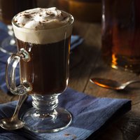 Reibinošais kulta dzēriens – īru kafija