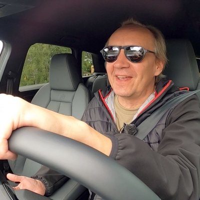 Video: Zigfrīds Muktupāvels izmēģina elektrisko 'Audi Q4 e-tron'