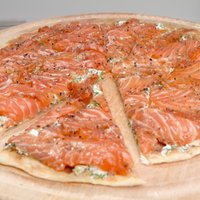 Рецепт от Жени Гаврилова: пицца с лососем (фоторецепт)