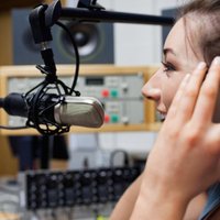 Pētījums: Latvijas radio tirgū dominē sešas raidstacijas; atskaņo galvenokārt ārvalstu autoru darbus