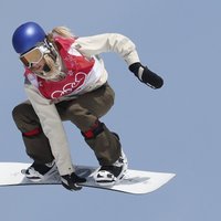 Austriete Gassere kļūst par vēsturisko pirmo olimpisko čempioni snovborda 'big air' disciplīnā