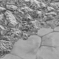Foto: NASA publisko vēl neredzēti labas kvalitātes Plutona bildes