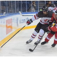 Pasaules U-18 hokeja čempionātā bez zaudējumiem turpina Kanāda, Zviedrija un Somija