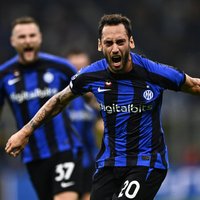 Milānas 'Inter' futbolisti Čempionu līgā notur uzvaru pret 'Barcelona'