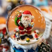 Спрос рождает предложение: почему рождественские товары появляются в магазинах уже в начале ноября?