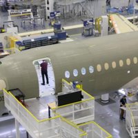 ВИДЕО: Как Bombardier собирает новый самолет для airBaltic