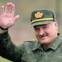 Лукашенко обвинил Россию в попытках "приватизировать Победу"