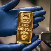 Kad zelts pārstāja garantēt segumu valūtā, un kāpēc pēdējos gados to sāk atkal iepirkt