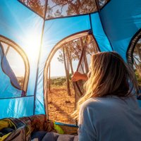 Иногда даже лучше гостиницы? Как переночевать в палатке без штрафов и комаров