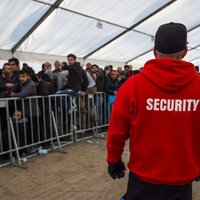 Seksuālas uzmākšanās dēļ bēgļiem aizliedz apmeklēt peldbaseinu Vācijas pilsētā