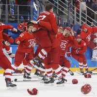 OAR hokejisti pamatlaikā izglābjas un pagarinājumā izcīna Phjončhanas zelta medaļas
