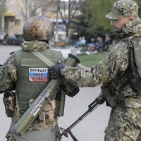 Apšaudē Austrumukrainā četri bojāgājušie; separātisti aicina talkā Krievijas miera uzturētājus (plkst. 17:00)