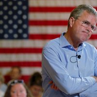 Pēc Trampa un Klintones uzvaras priekšvēlēšanās Bušs aptur kampaņu