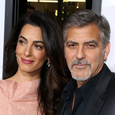 СМИ: Джордж Клуни и его жена Амаль станут родителями двойняшек