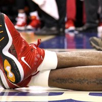 NBA pirmo reizi atceļ spēlētāju apavu krāsas ierobežojumu
