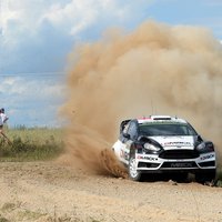Igaunis Tanaks līderpozīcijā pēc WRC posma Polijā pirmās dienas