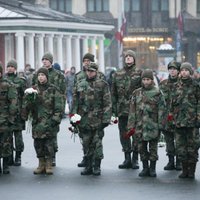 Газета: 65% молодых латвийцев хотят, чтобы в школах ввели военное обучение