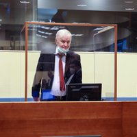 Bijušais Bosnijas serbu komandieris Mladičs nodēvē ANO tiesu par 'NATO bērnu'