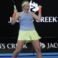 Ostapenko 'Australian Open' turpina ar uzvaru sīvā trīs setu cīņā
