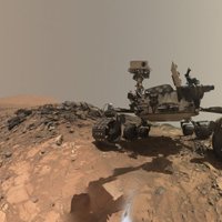Marsa izpētes robots 'Curiosity' iepriecina ar selfiju no Sarkanās planētas