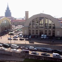 Centrāltirgus autostāvvietas no privātfirmas pārņem 'Rīgas satiksme'