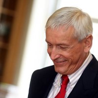 Янис Кажоциньш будет консультировать нового министра обороны