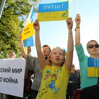 Foto: Rīgā protestē pret Krievijas iebrukumu Ukrainā