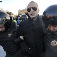 Maskavā aiztur opozīcijas aktīvistus Udaļcovu, Sobčaku, Jašinu un Navaļniju