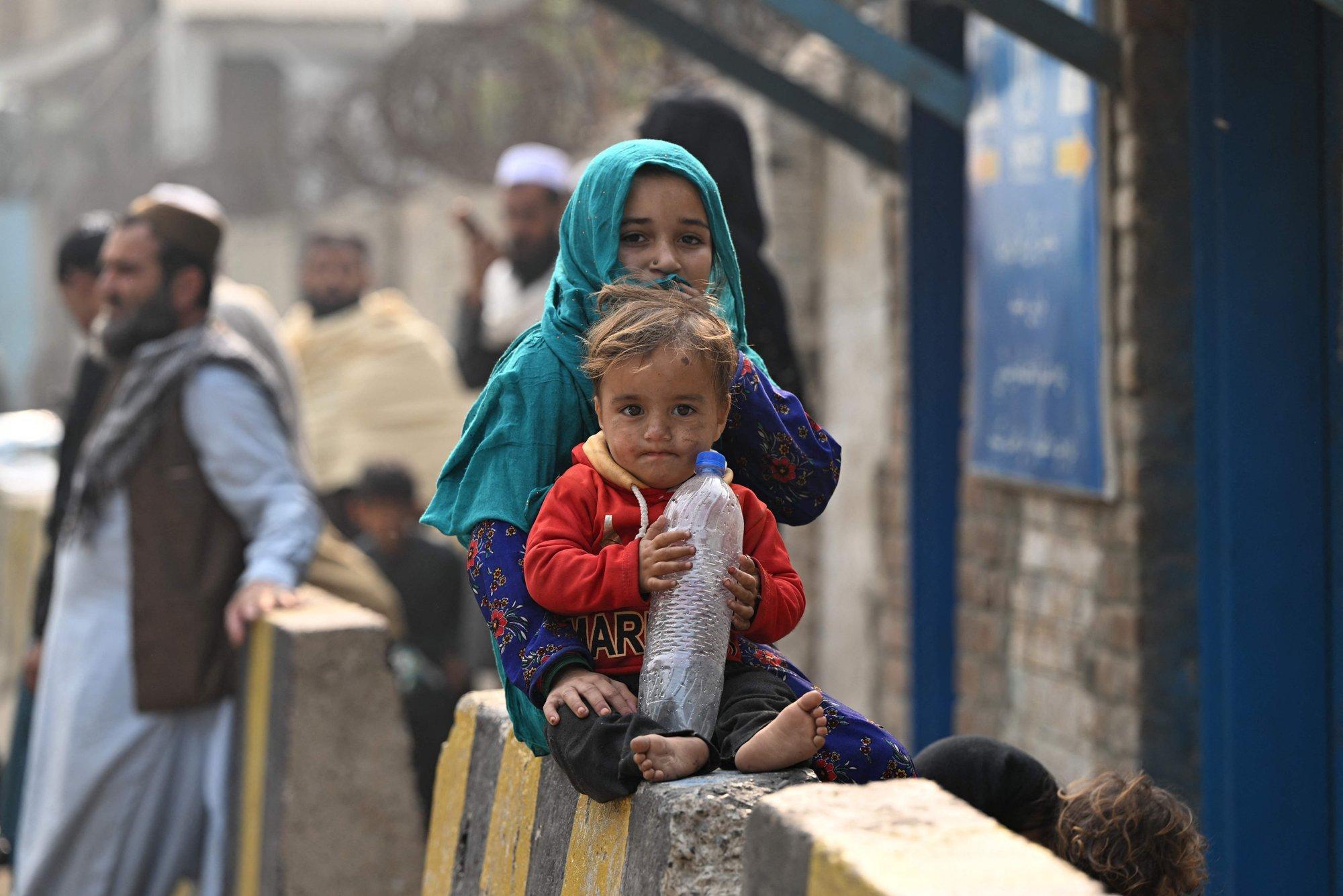 Mass Expulsion Of Afghan Refugees From Pakistan Sparks Humanitarian ...