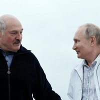 Krievijas 'lukašizācija' ir gandrīz pabeigta jeb Putins ir Lukašenko māceklis, pauž opozicionārs