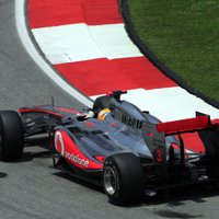 Hamiltons izcīna uzvaru pirmajā ASV GP posmā