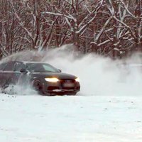 Video: Valmierā policija apturējusi agresīvu 'Audi' vadītāju