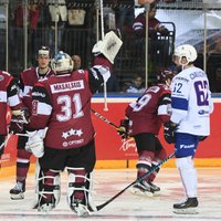 ФОТО: В прощальном матче Масальского сборная Латвии пропустила шесть шайб и проиграла французам