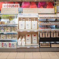 ФОТО: В магазинах Rimi начинают продавать хозяйственные и гигиенические товары без упаковки