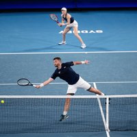 Lielbritānijas tenisisti nodrošina vietu 'United Cup' izslēgšanas turnīrā