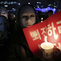 Dienvidkorejā turpinās protesti pret prezidenti